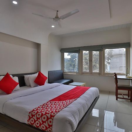 Collection O Hotel Panchsheel Вадодара Экстерьер фото