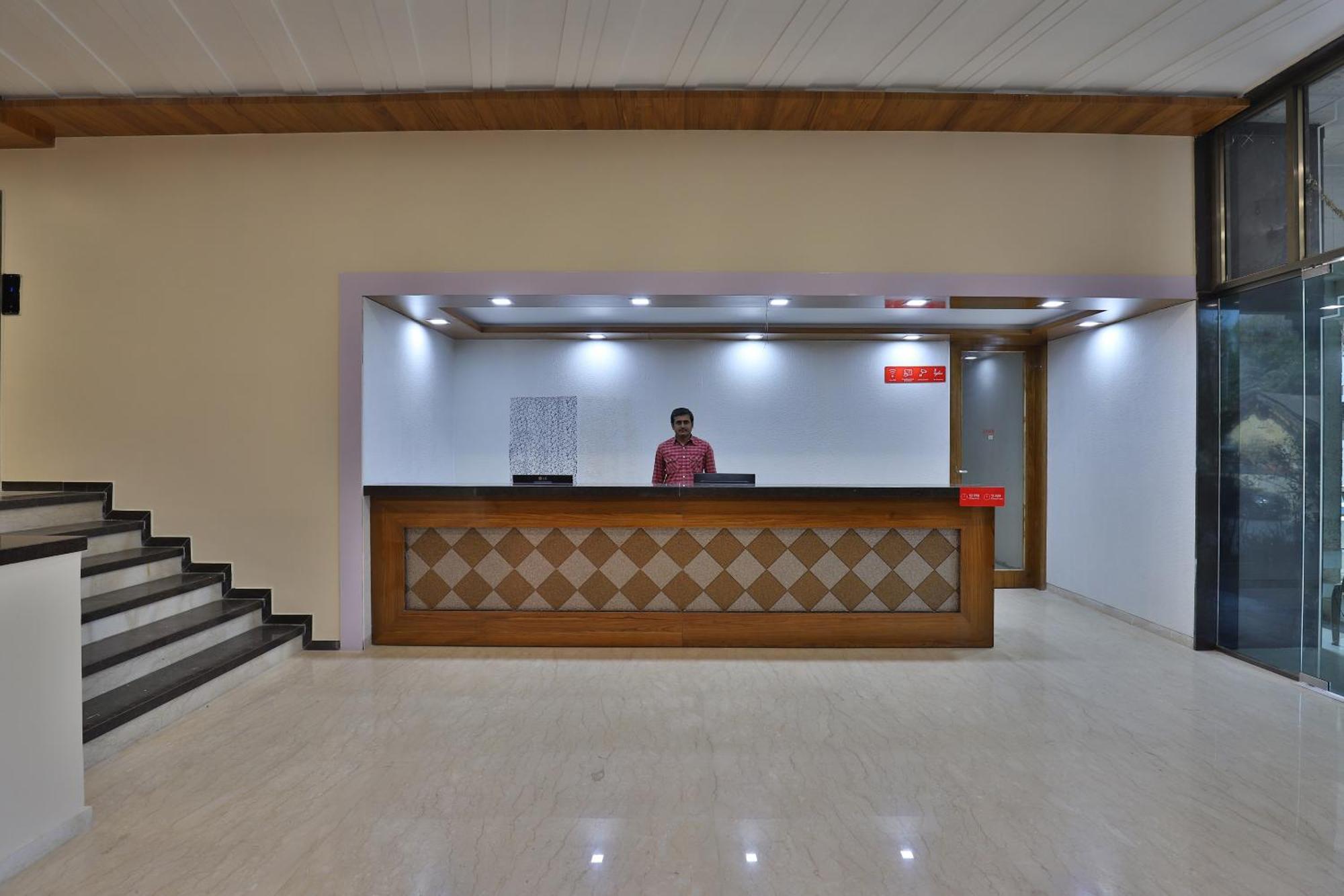 Collection O Hotel Panchsheel Вадодара Экстерьер фото