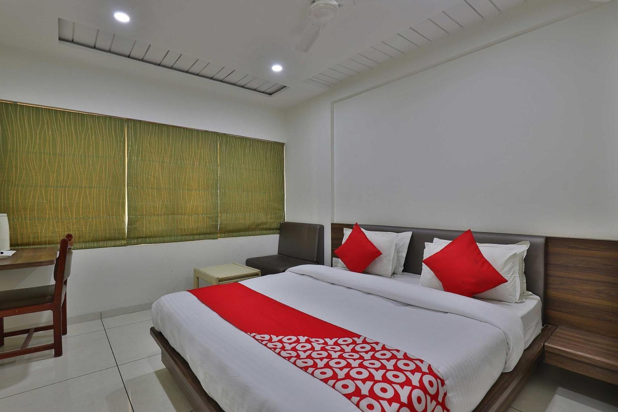 Collection O Hotel Panchsheel Вадодара Экстерьер фото