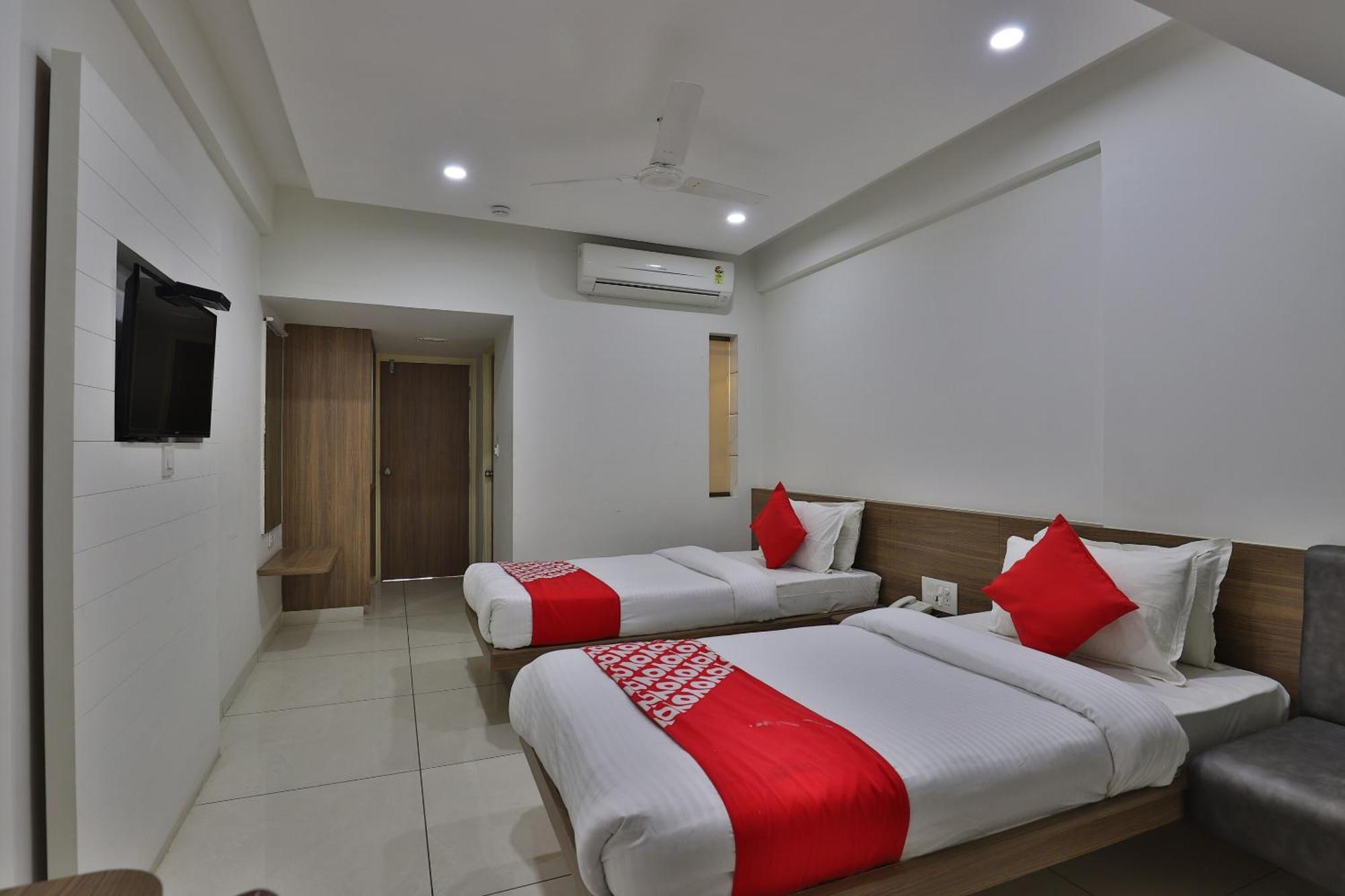 Collection O Hotel Panchsheel Вадодара Экстерьер фото
