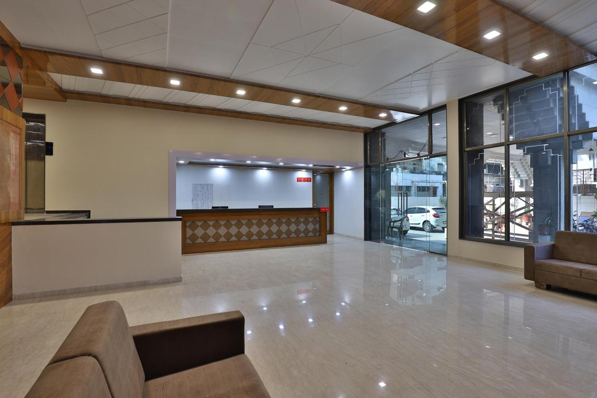 Collection O Hotel Panchsheel Вадодара Экстерьер фото
